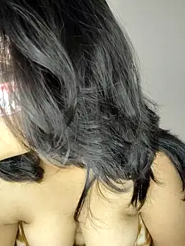 Snapshot of Riya_Stream01 chatting on February 19, 4:44 pm Riya Stream01 online show from February 19, 4:44 pm