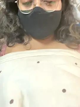 hot menka online show from December 20, 10:39 pm