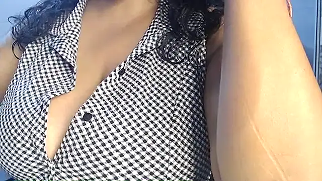 Snapshot of hot_menka chatting on April 16, 9:32 am hot menka online show from April 16, 9:32 am