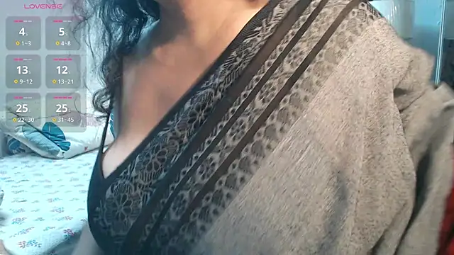 Snapshot of hot_menka chatting on April 22, 9:11 am hot menka online show from April 22, 9:11 am