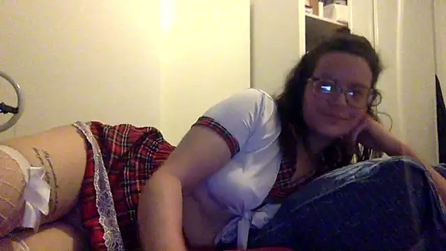 LolaGuess online show from January 13, 9:42 pm