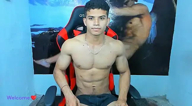 Snapshot of oliver_thompsson7 chatting on December 22, 6:37 pm oliver thompsson7 online show from December 22, 6:37 pm