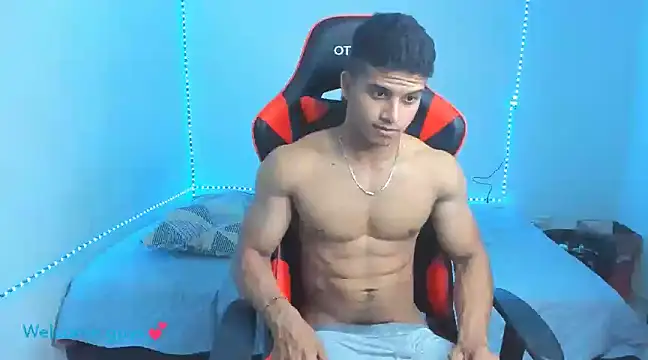 Snapshot of oliver_thompsson7 chatting on December 28, 12:57 am oliver thompsson7 online show from December 28, 12:57 am