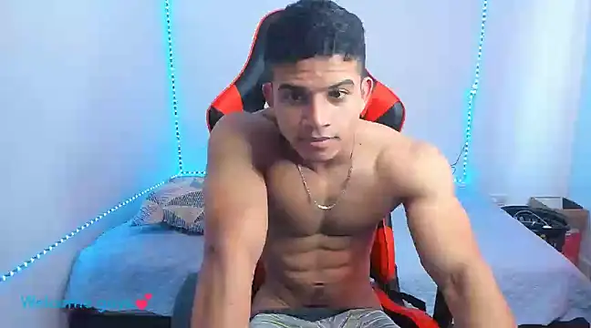 Snapshot of oliver_thompsson7 chatting on December 30, 8:04 pm oliver thompsson7 online show from December 30, 8:04 pm