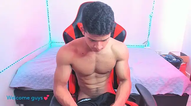 Snapshot of oliver_thompsson7 chatting on January 7, 5:42 pm oliver thompsson7 online show from January 7, 5:42 pm