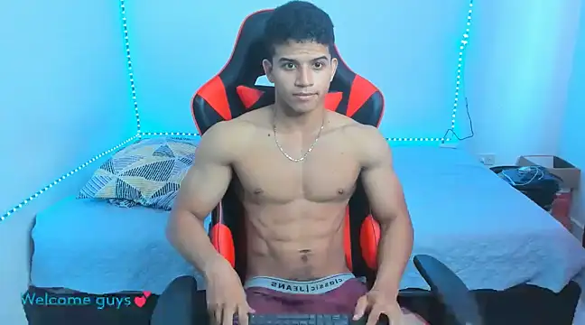 Snapshot of oliver_thompsson7 chatting on January 9, 1:56 pm oliver thompsson7 online show from January 9, 1:56 pm