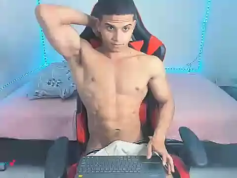 Snapshot of oliver_thompsson7 chatting on May 12, 3:47 am oliver thompsson7 online show from May 12, 3:47 am