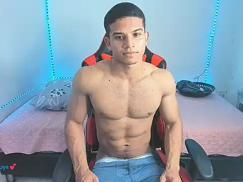 Snapshot of oliver_thompsson7 chatting on May 17, 6:26 pm oliver thompsson7 online show from May 17, 6:26 pm