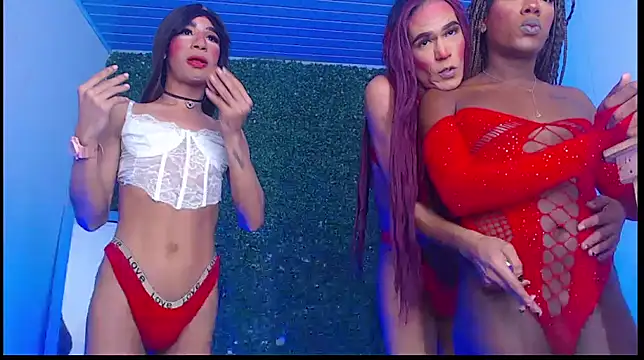 Snapshot of newgroupxxx chatting on November 15, 8:22 am newgroupxxx online show from November 15, 8:22 am