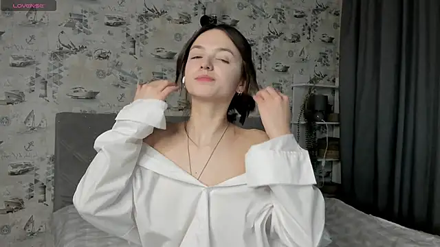 LilianGrindle online show from March 15, 6:10 pm