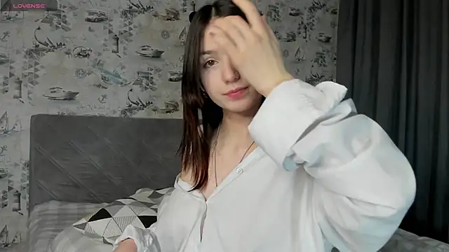 LilianGrindle online show from March 21, 6:07 pm