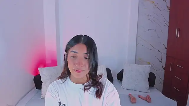 martina roldam online show from March 28, 1:27 am