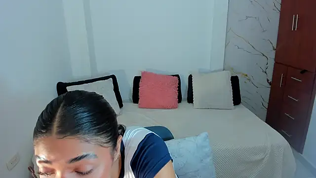 Snapshot of martina_roldam chatting on June 27, 1:21 am martina roldam online show from June 27, 1:21 am