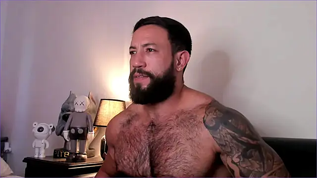 Snapshot of BradLeon_ chatting on November 26, 8:43 pm BradLeon online show from November 26, 8:43 pm