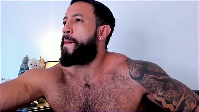 Snapshot of BradLeon_ chatting on November 28, 7:38 pm BradLeon online show from November 28, 7:38 pm