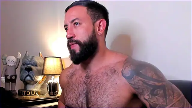 Snapshot of BradLeon_ chatting on December 16, 8:30 am BradLeon online show from December 16, 8:30 am