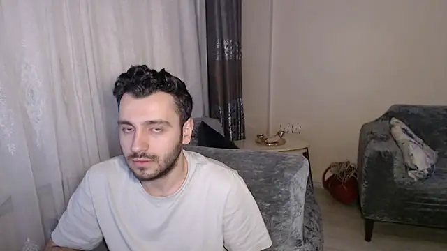 handsomeee04 online show from May 20, 11:00 pm