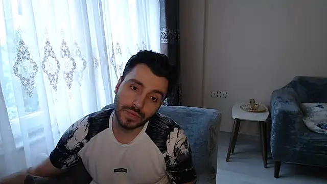 handsomeee04 online show from May 23, 4:11 pm