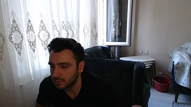 handsomeee04 online show from May 26, 4:19 am