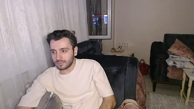 handsomeee04 online show from May 31, 6:09 pm
