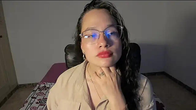 emmaTorres1 online show from March 2, 1:04 am