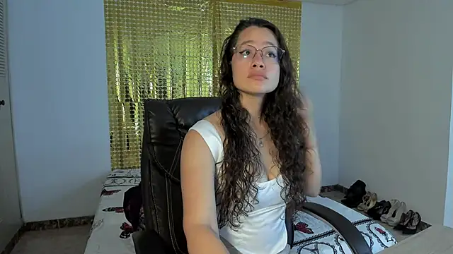 emmaTorres1 online show from March 16, 8:32 pm