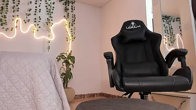 emmaTorres1 online show from September 11, 2:06 pm