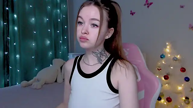 Snapshot of Naughty_Mable chatting on January 10, 1:18 am Naughty Mable online show from January 10, 1:18 am