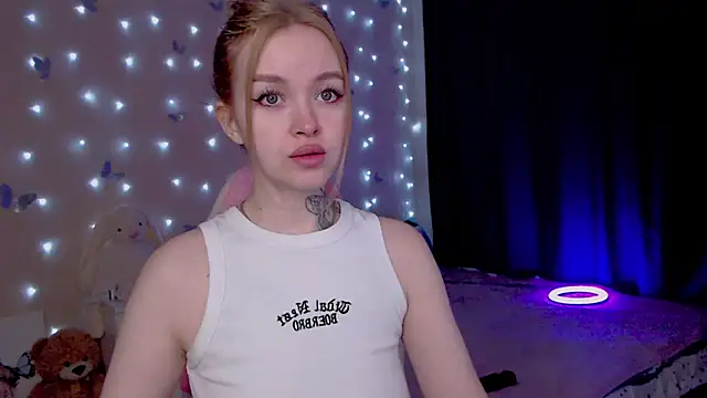 Snapshot of Naughty_Mable chatting on February 22, 3:07 am Naughty Mable online show from February 22, 3:07 am