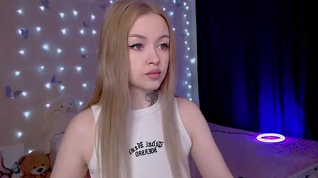 Snapshot of Naughty_Mable chatting on February 26, 12:09 am Naughty Mable online show from February 26, 12:09 am