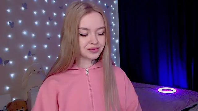 Snapshot of Naughty_Mable chatting on March 3, 1:56 am Naughty Mable online show from March 3, 1:56 am