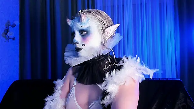 Snapshot of forget_me_not_eve chatting on October 31, 5:47 pm forget me not eve online show from October 31, 5:47 pm