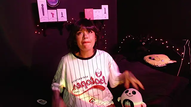 Snapshot of rousstattoo chatting on October 1, 2:17 am rousstattoo online show from October 1, 2:17 am