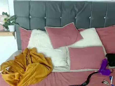 nikkystorm1  online show from March 14, 8:06 pm