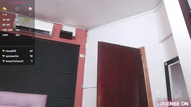 Snapshot of MommyHelpsmee chatting on March 19, 1:32 am MommyHelpsmee online show from March 19, 1:32 am