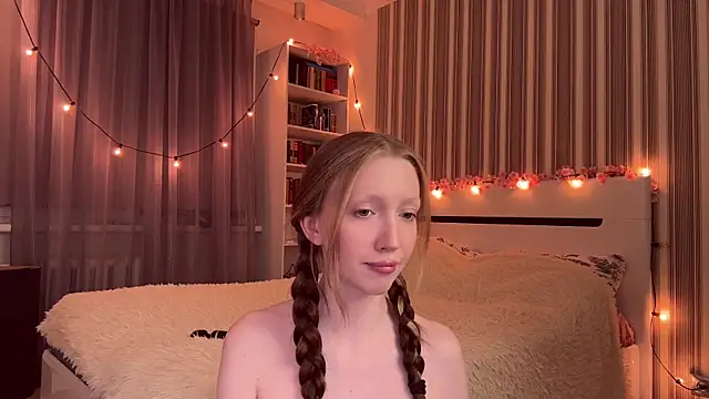 Awwwrora online show from October 13, 7:25 pm