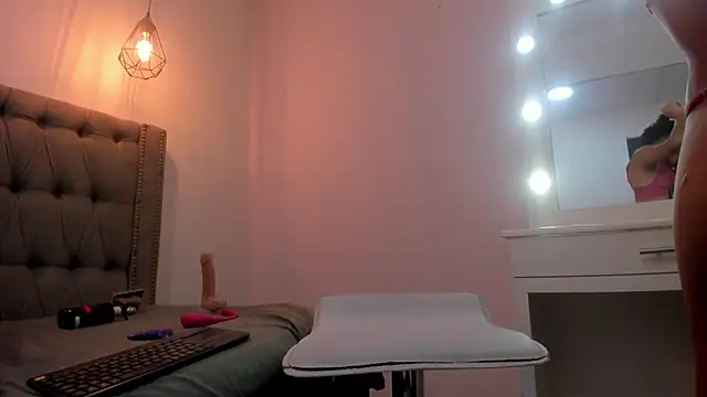 GysellHanson online show from January 24, 6:14 pm