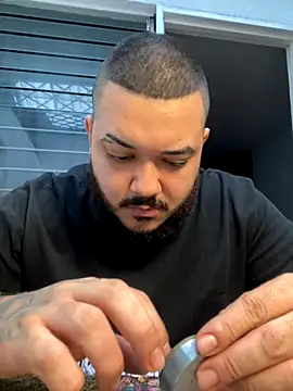 El Titan1998 online show from November 8, 9:35 pm