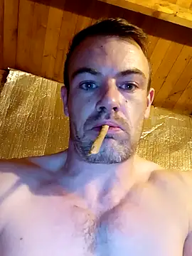 Snapshot of Eddyfrancis87 chatting on November 24, 3:28 am Eddyfrancis87 online show from November 24, 3:28 am