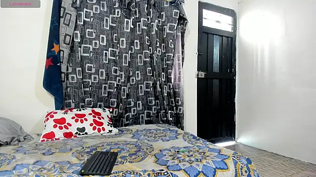 Snapshot of NaughtyBarbie19 chatting on February 18, 7:30 pm NaughtyBarbie19 online show from February 18, 7:30 pm