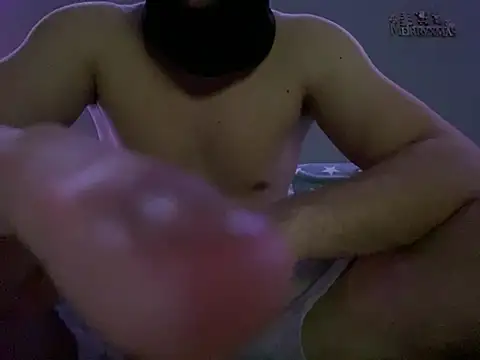 Snapshot of couplehot992 chatting on December 22, 6:37 pm couplehot992 online show from December 22, 6:37 pm