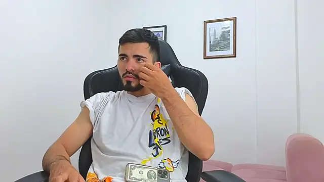 Massimoo 07 online show from February 2, 2:06 am