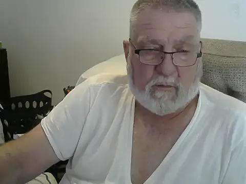 Snapshot of viejo_oso chatting on October 4, 9:57 pm viejo oso online show from October 4, 9:57 pm