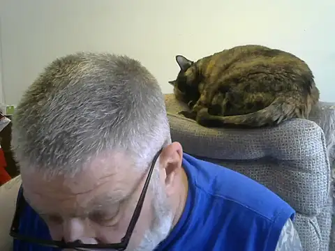 Snapshot of viejo_oso chatting on October 5, 7:45 pm viejo oso online show from October 5, 7:45 pm