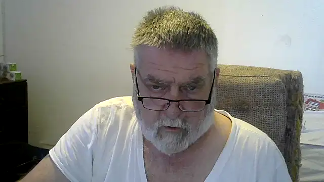 Snapshot of viejo_oso chatting on November 5, 7:03 pm viejo oso online show from November 5, 7:03 pm