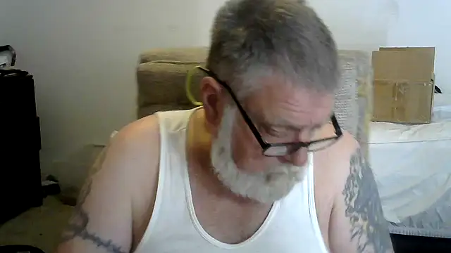 viejo oso online show from March 1, 10:45 pm