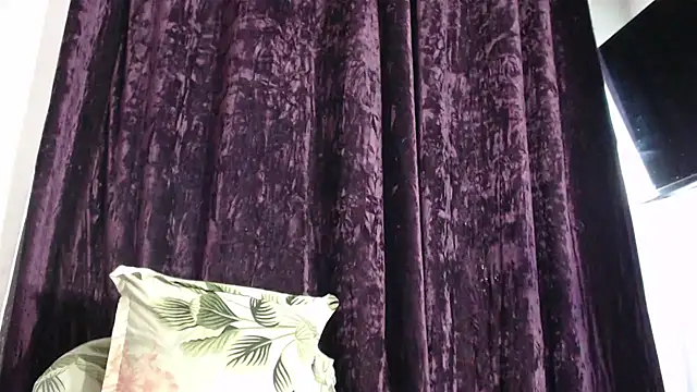 Ebonyxprincess  online show from January 29, 10:32 pm