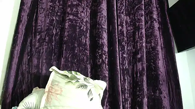 Ebonyxprincess  online show from February 9, 2:17 am