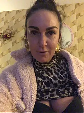 BELLAMORGANE1 online show from November 29, 4:21 pm