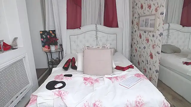 SilviaHart online show from December 1, 9:03 am